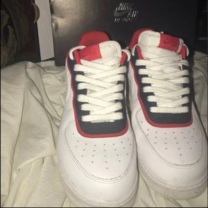 Gently used Nike Air Force 1 '07 LV8 1